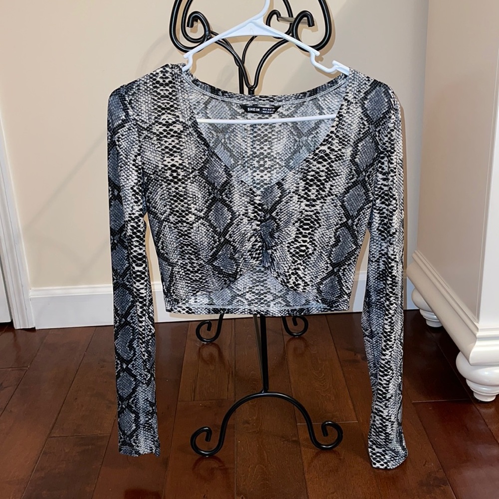 Women’s Snake skin print long sleeve crop top